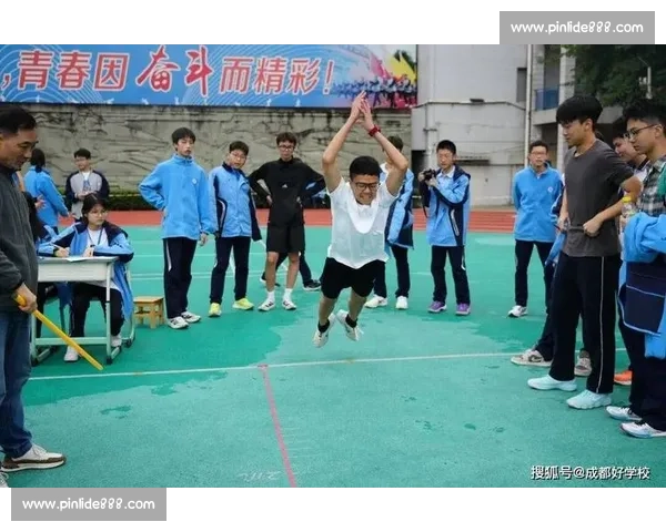 难忘的运动会拔河赛场上团结与力量交织迸发的震撼瞬间精彩时刻里